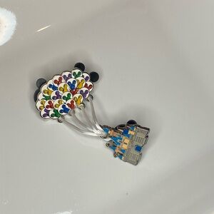 Disney Balloon and Castle Pin